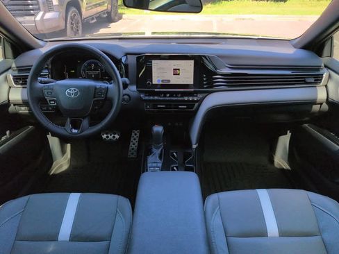 Used 2026 Toyota Camry SE FWD image 14
