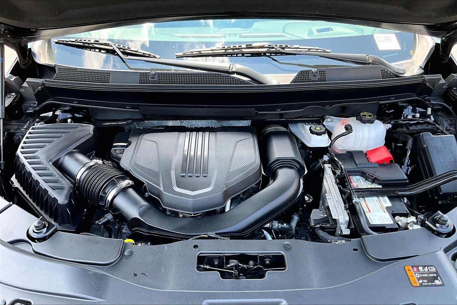 Used 2025 Chevrolet Traverse High Country w/ LPO, Floor Liner Package FWD image 93