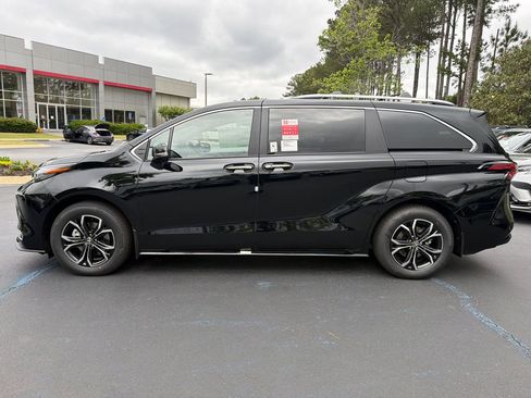 New 2026 Toyota Sienna Platinum AWD/4WD image 6