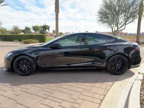 Used 2022 Tesla Model S image 5