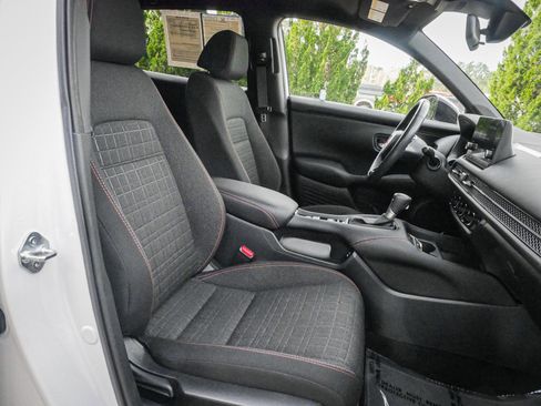 Certified 2025 Honda HR-V Sport image 30