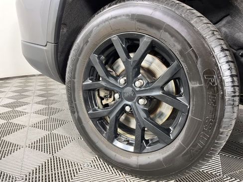 Used 2024 Jeep Grand Cherokee L Laredo image 15