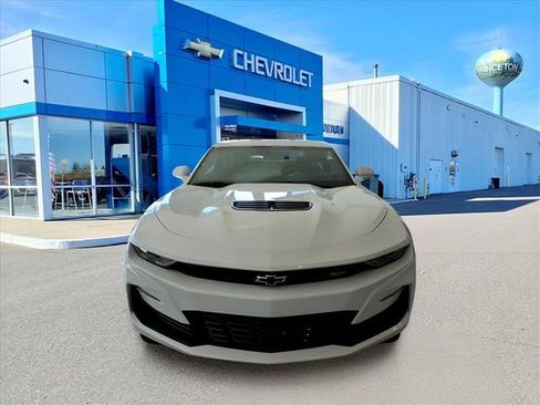 Used 2021 Chevrolet Camaro SS image 9