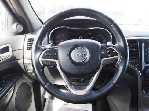 Used 2016 Jeep Grand Cherokee Laredo image 19