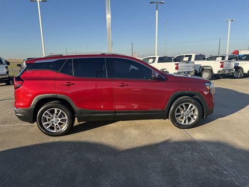 Used 2022 GMC Terrain SLT w/ Infotainment Package II image 7