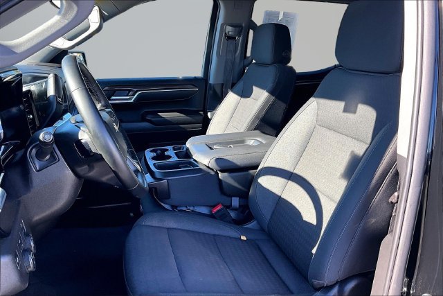Used 2025 Chevrolet Silverado 1500 LT AWD/4WD image 23