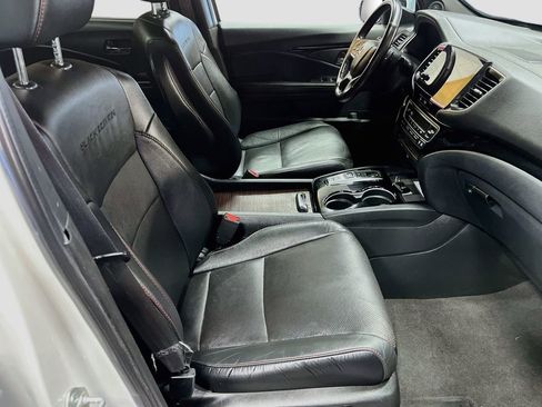 Used 2021 Honda Pilot Black Edition image 32