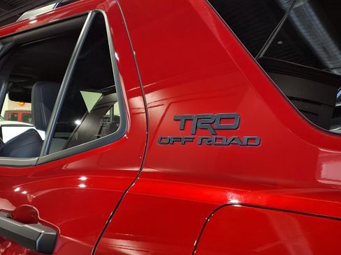 Used 2025 Toyota 4Runner TRD Off-Road Premium AWD/4WD image 7