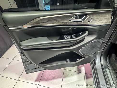 Used 2024 Jeep Grand Cherokee L Overland w/ Trailer Tow Package image 27