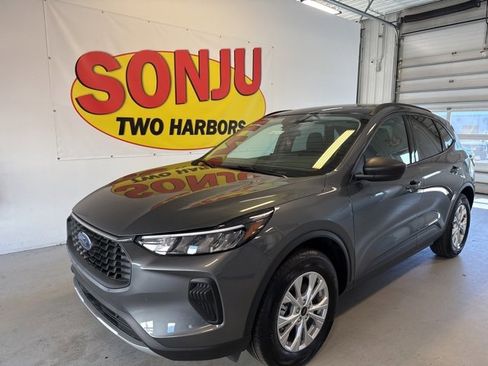 Used 2025 Ford Escape Active w/ Active Premium Tech Pack image 1