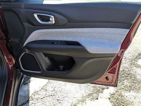 Certified 2022 Jeep Compass Latitude image 26