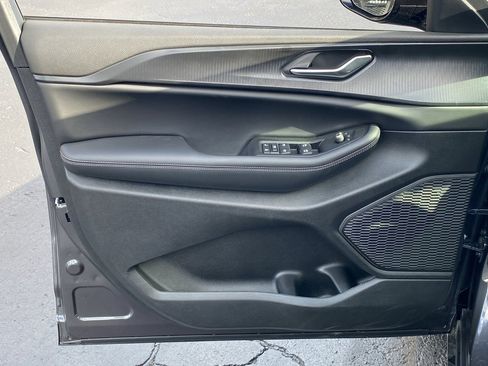 New 2025 Jeep Grand Cherokee L Altitude image 6