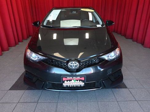 Used 2017 Toyota Corolla iM image 9