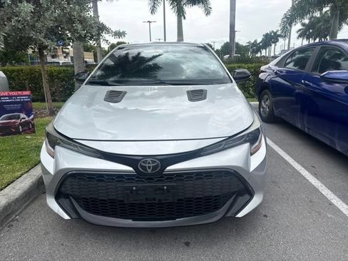 Used 2022 Toyota Corolla SE FWD image 2