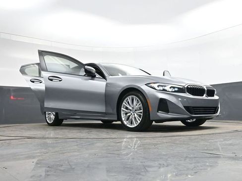 Used 2023 BMW 330i Sedan w/ Driving Assistance Package image 45