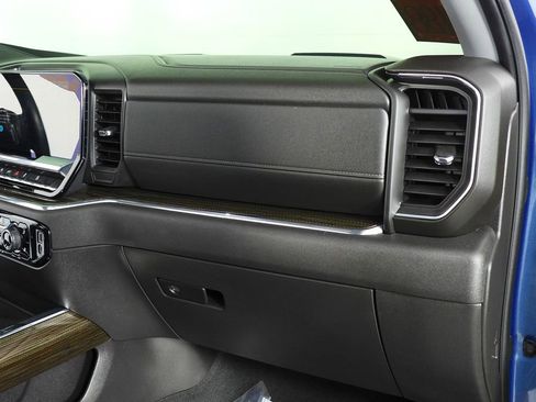 Used 2024 Chevrolet Silverado 1500 LT Trail Boss w/ Convenience Package II image 14