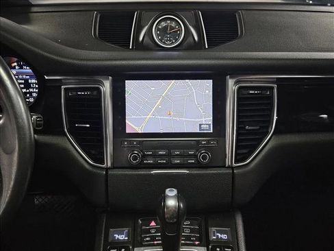 Used 2017 Porsche Macan S image 14