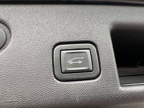 Used 2022 Chevrolet Equinox RS w/ RS Leather Package AWD/4WD image 16
