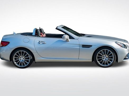 Used 2017 Mercedes-Benz SLC 300 image 7