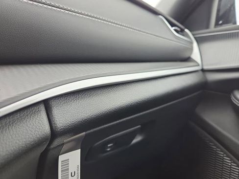 New 2025 Jeep Grand Cherokee Altitude image 28