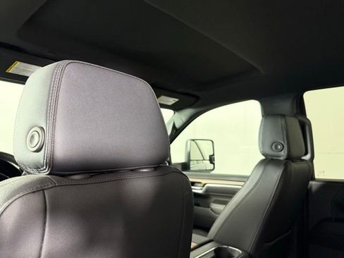 Used 2025 Chevrolet Silverado 3500 High Country w/ Technology Package image 22