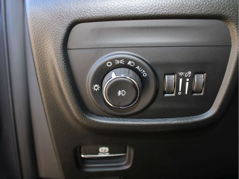 New 2025 Jeep Grand Cherokee Limited w/ Luxury Tech Group II image 13