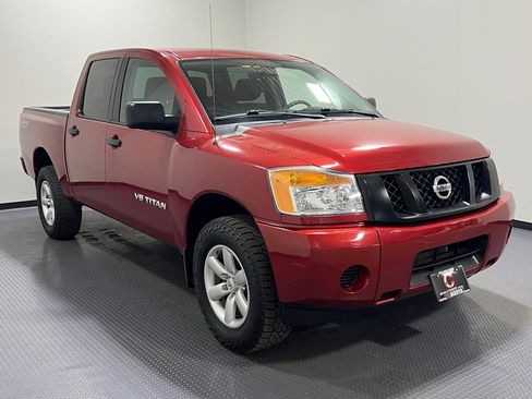 Used 2015 Nissan Titan S image 4