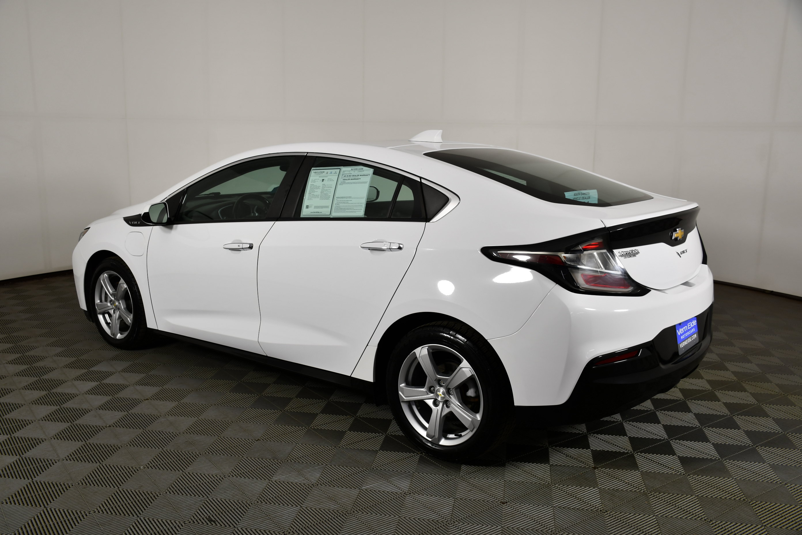 Used 2018 Chevrolet Volt LT w/ Comfort Package FWD image 8
