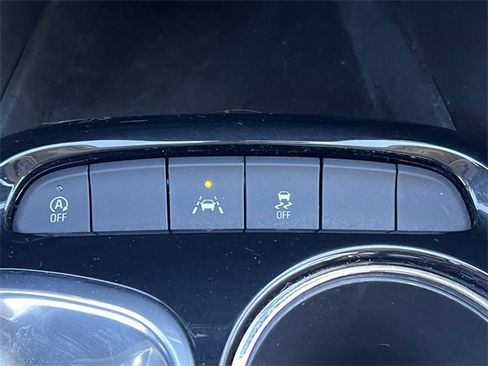 Used 2020 Buick Encore GX Essence w/ Advanced Technology Package image 9