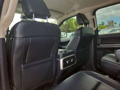 Used 2024 Ford Expedition XLT RWD image 10