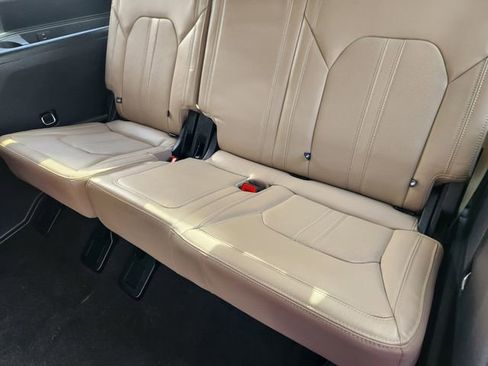 Used 2022 Ford Expedition Limited image 31