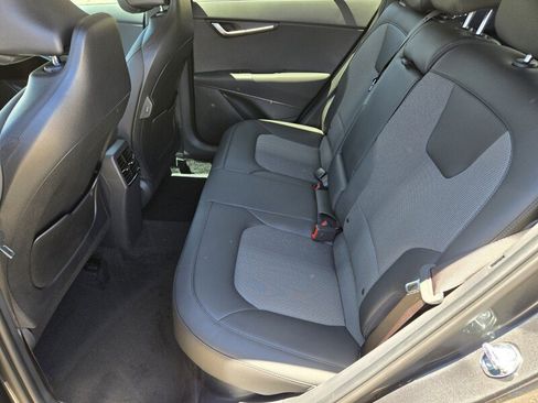 New 2025 Kia Niro EX image 8