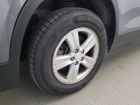 Used 2020 Chevrolet Trax LS w/ Tint and Cruise Package AWD/4WD image 31