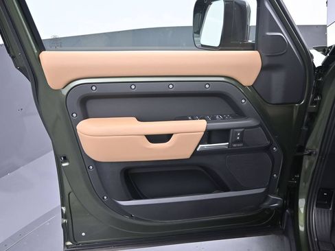New 2026 Land Rover Defender 110 X-Dynamic SE AWD/4WD image 23
