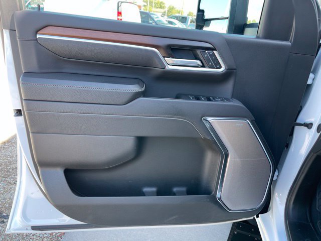 Certified 2025 GMC Sierra 3500 Denali w/ Denali Reserve Package AWD/4WD image 15