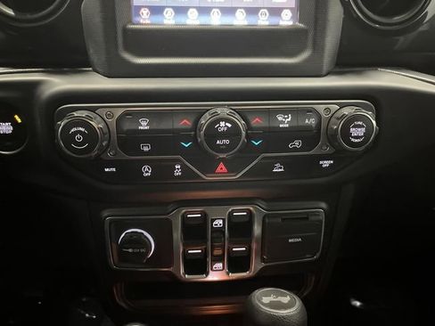 Used 2021 Jeep Wrangler Unlimited Sport image 17