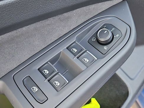 New 2026 Volkswagen GTI SE image 6