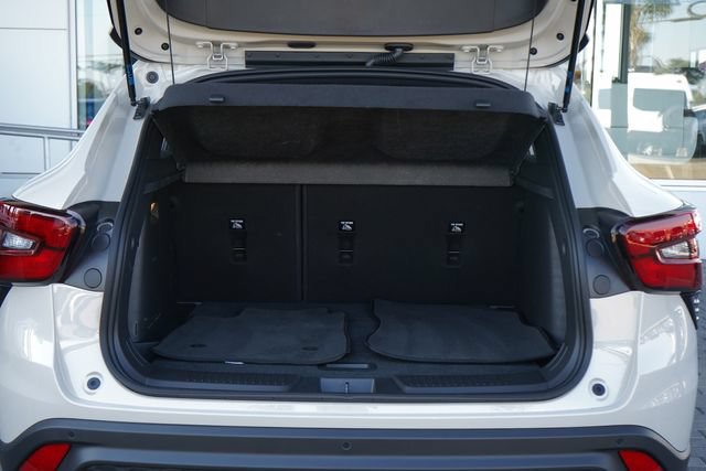 Used 2026 Chevrolet Trax RS w/ Sunroof Package FWD image 8