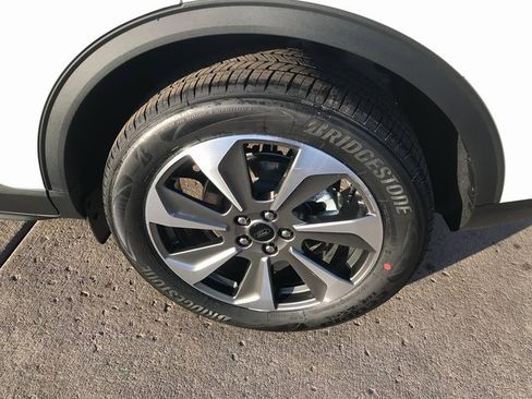 Used 2024 Ford Escape Platinum image 23