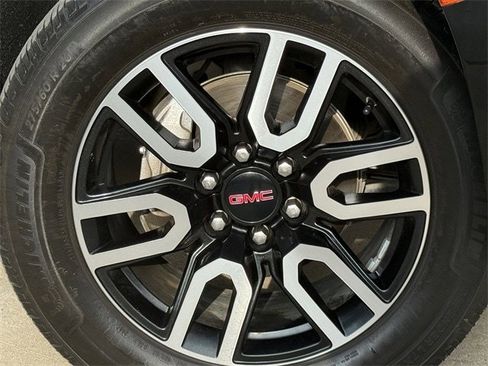 Used 2023 GMC Yukon AT4 w/ AT4 Premium Package image 10