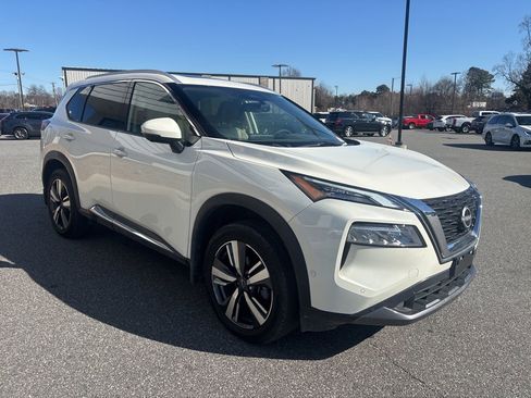 Used 2023 Nissan Rogue SL w/ SL Premium Package image 9