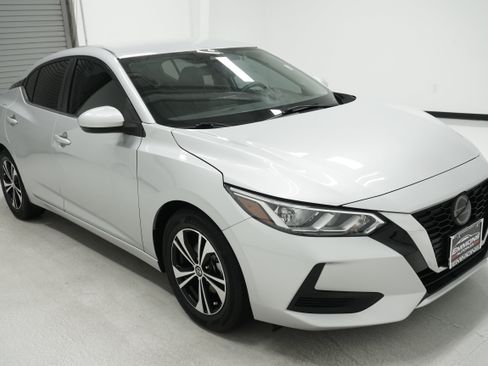 Used 2022 Nissan Sentra SV w/ Trunk Package FWD image 3