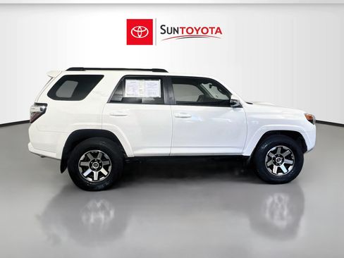 Used 2022 Toyota 4Runner TRD Off-Road Premium w/ Moonroof Package AWD/4WD image 2