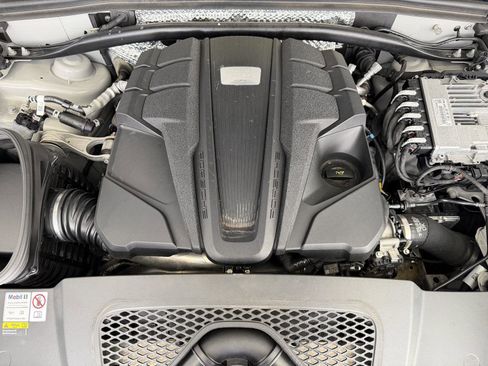 Certified 2023 Porsche Macan GTS image 26