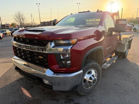 Used 2021 Chevrolet Silverado 3500 LT w/ Convenience Package image 2