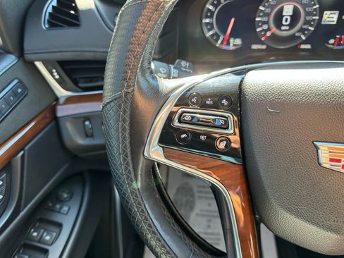 Used 2019 Cadillac Escalade Luxury image 28