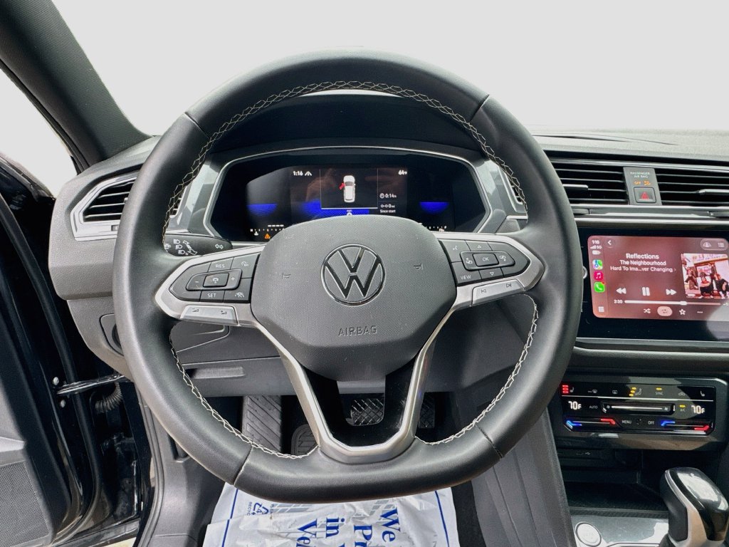Used 2023 Volkswagen Tiguan SE w/ Panoramic Sunroof Package AWD/4WD image 11