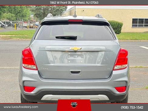 Used 2019 Chevrolet Trax LT w/ LT Convenience Package FWD image 6