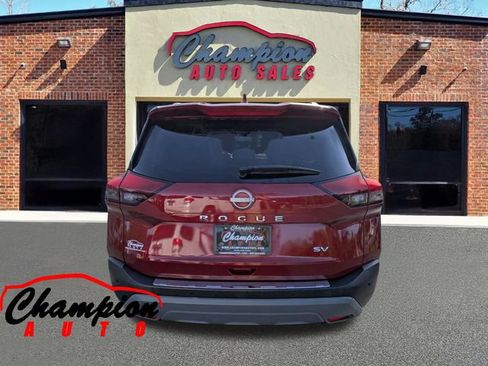 Used 2022 Nissan Rogue SV w/ SV Premium Package FWD image 5