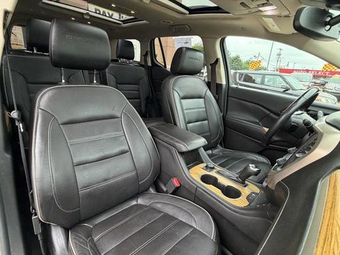 Used 2018 GMC Acadia Denali w/ Technology Package FWD image 20